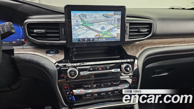 Ford Explorer 2022 — photo 20