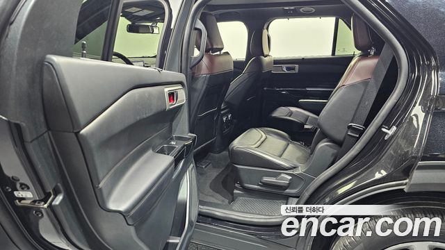 Ford Explorer 2022 — photo 16