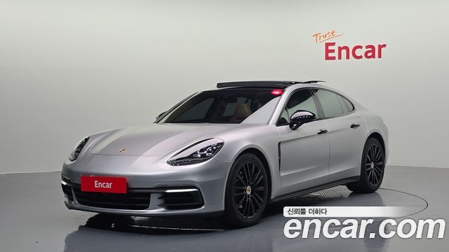 Porsche Panamera 2018 — photo 1