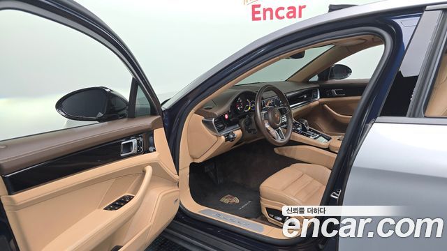 Porsche Panamera 2018 — photo 13