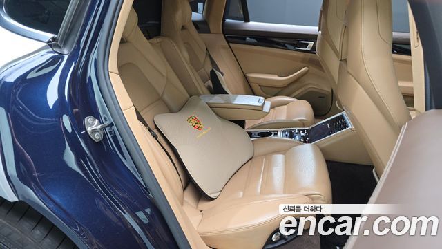 Porsche Panamera 2018 — photo 17