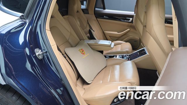 Porsche Panamera 2018 — photo 18