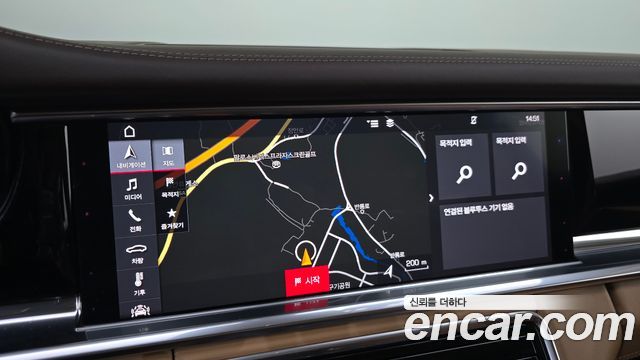 Porsche Panamera 2018 — photo 22
