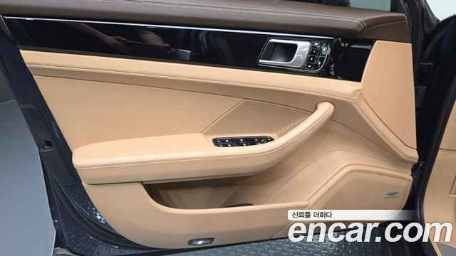 Porsche Panamera 2018 — photo 14