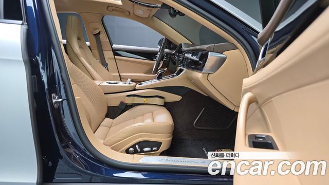 Porsche Panamera 2018 — photo 16
