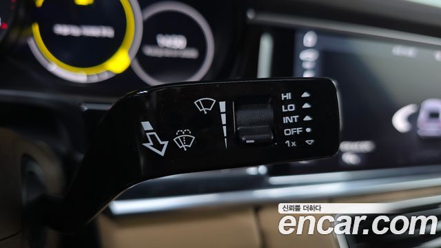 Porsche Panamera 2018 — photo 30