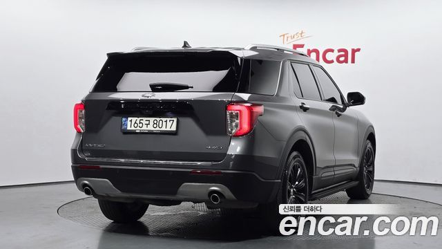 Ford Explorer 2021 — photo 2