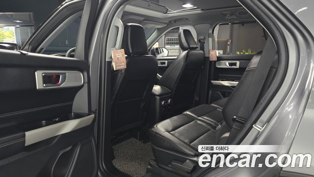 Ford Explorer 2021 — photo 11