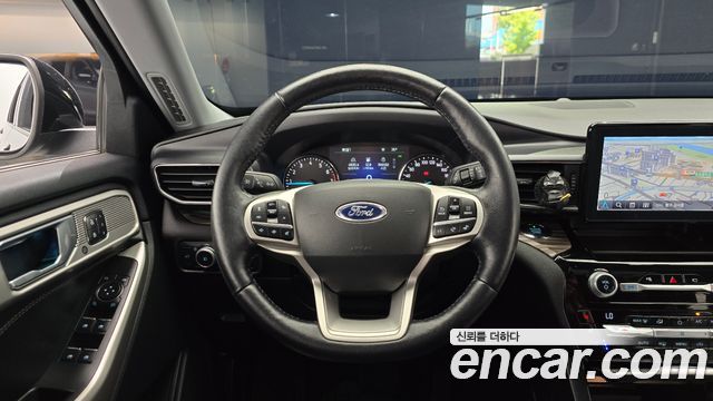 Ford Explorer 2021 — photo 12