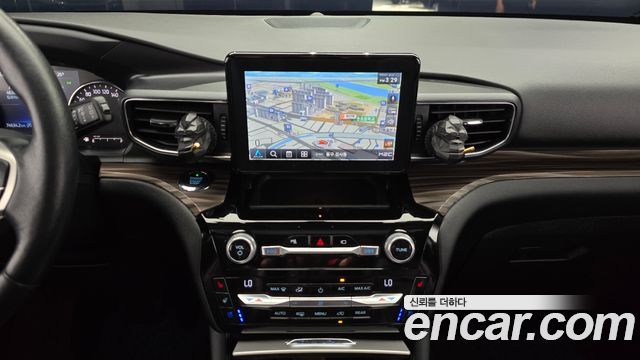 Ford Explorer 2021 — photo 13