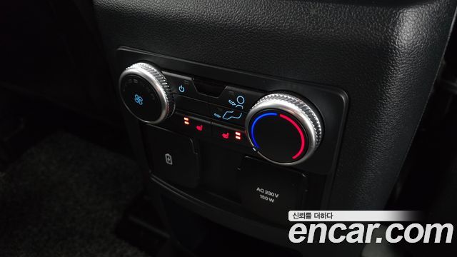 Ford Explorer 2021 — photo 17