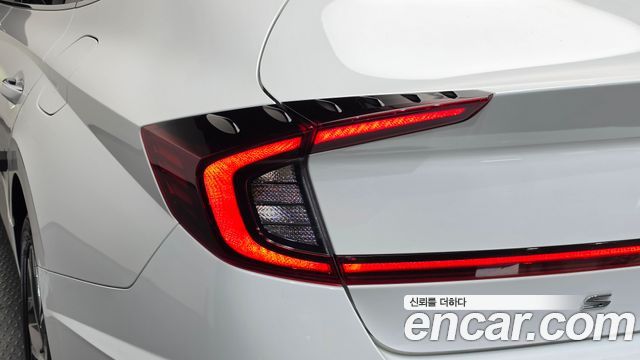 Hyundai Sonata 2022 — photo 9