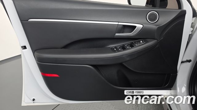 Hyundai Sonata 2022 — photo 14