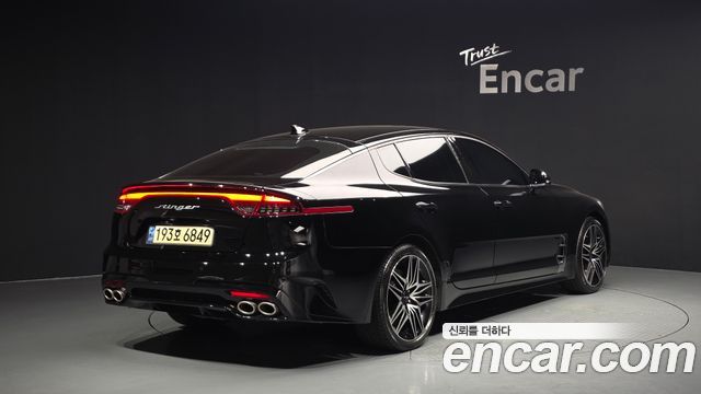 Kia Stinger 2023 — photo 2