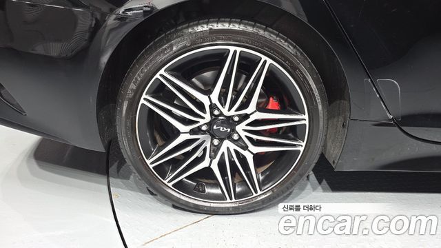 Kia Stinger 2023 — photo 5