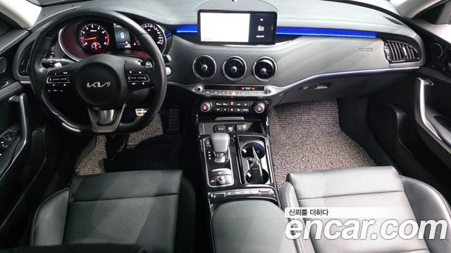 Kia Stinger 2023 — photo 7