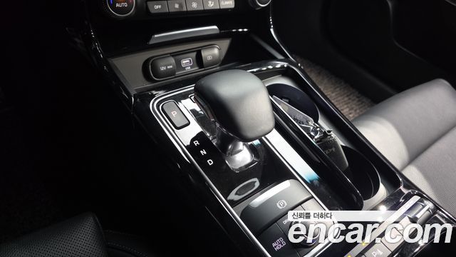 Kia Stinger 2023 — photo 9