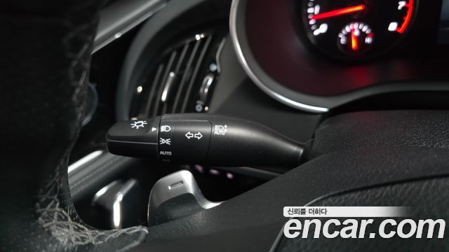 Kia Stinger 2023 — photo 17