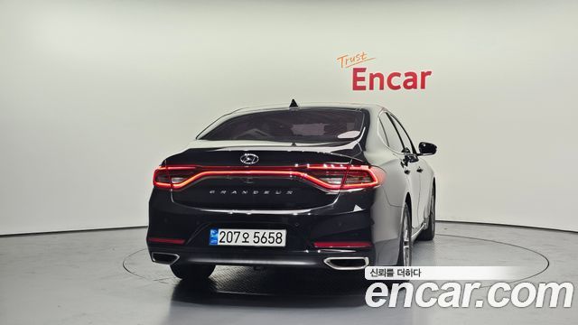 Hyundai Grandeur 2017 — photo 4