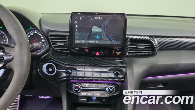 Hyundai Veloster 2021 — photo 17