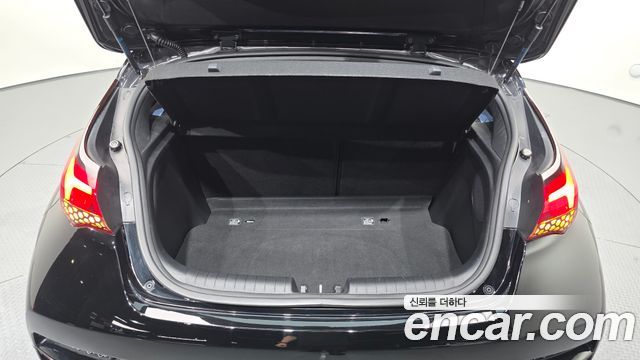 Hyundai Veloster 2021 — photo 21