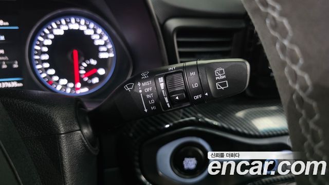 Hyundai Veloster 2021 — photo 24