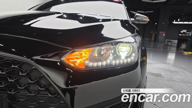 Hyundai Veloster 2021 — photo 8
