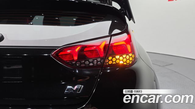 Hyundai Veloster 2021 — photo 9