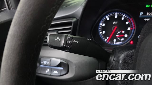 Hyundai Veloster 2021 — photo 25