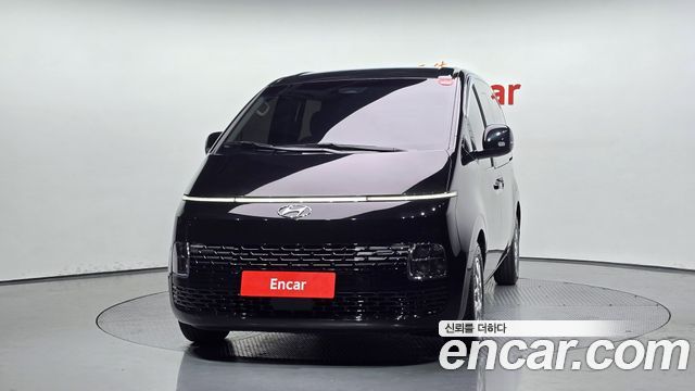Hyundai Staria 2023 — photo 3