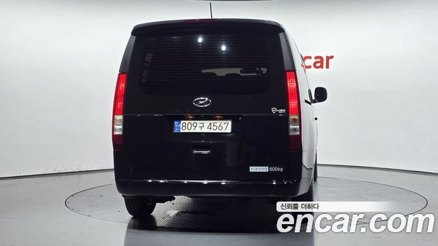 Hyundai Staria 2023 — photo 4