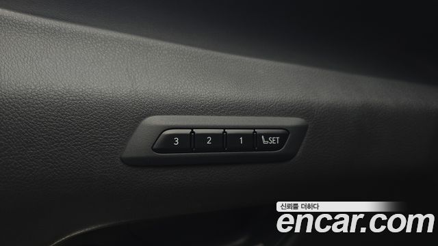Lexus UX 2019 — photo 28