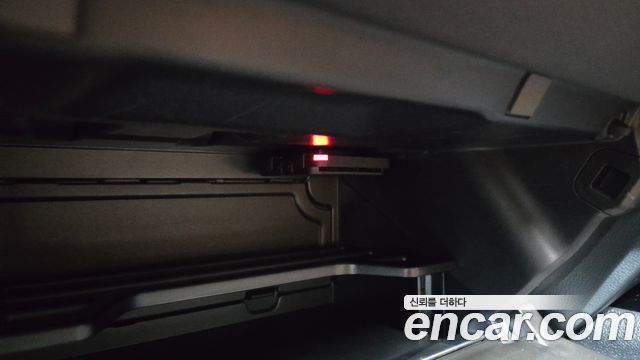 Lexus UX 2019 — photo 29
