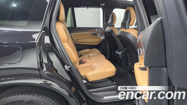 Volvo XC90 2017 — photo 11