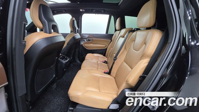 Volvo XC90 2017 — photo 12