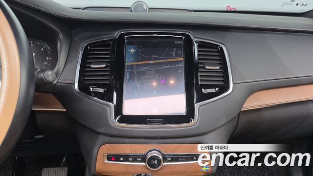 Volvo XC90 2017 — photo 13