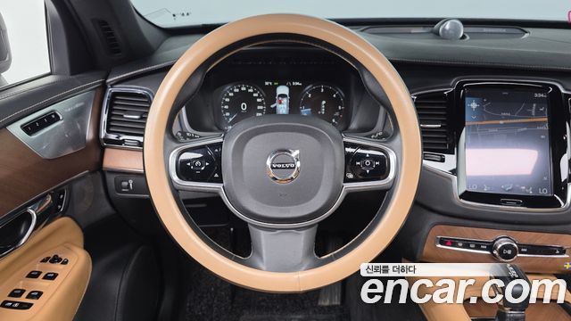 Volvo XC90 2017 — photo 14