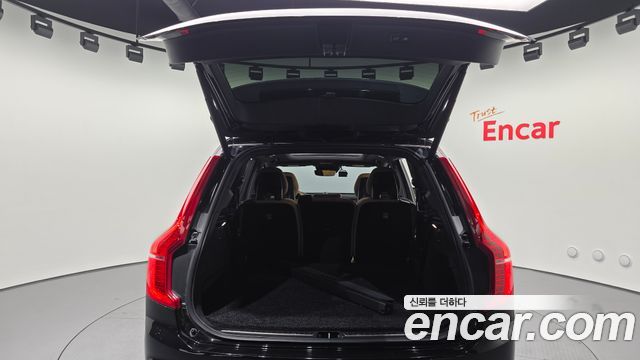 Volvo XC90 2017 — photo 17