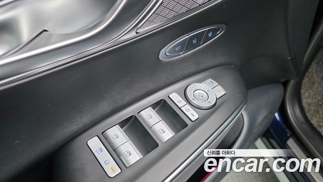 Genesis GV70 2021 — photo 19