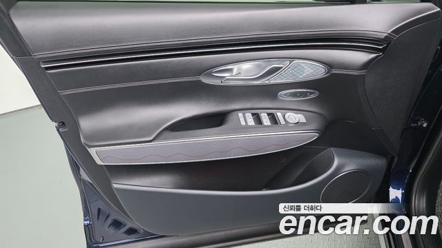 Genesis GV70 2021 — photo 14