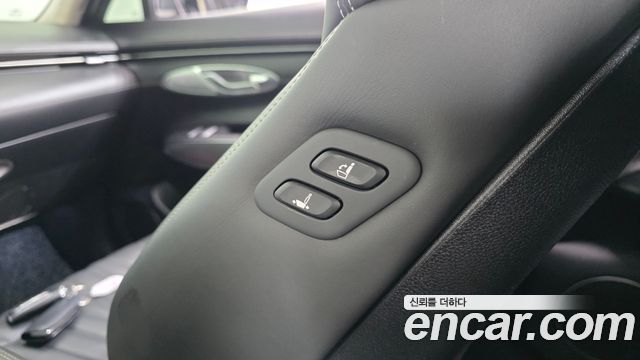 Genesis GV70 2021 — photo 31