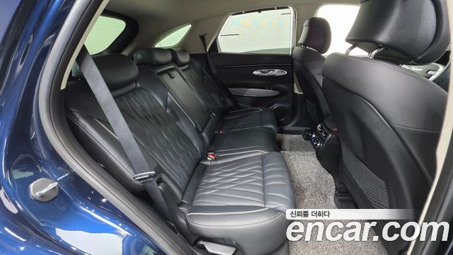 Genesis GV70 2021 — photo 32