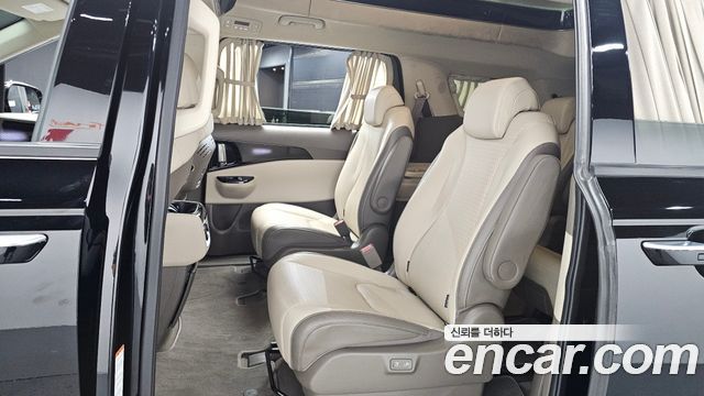 Kia Canival 2022 — photo 18