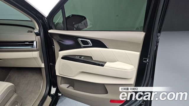 Kia Canival 2022 — photo 15