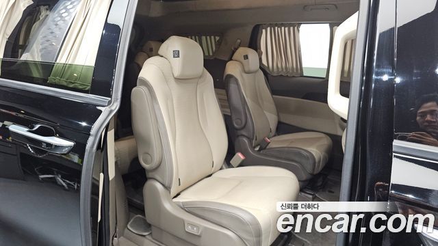 Kia Canival 2022 — photo 16