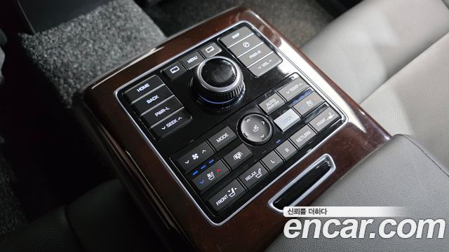 Hyundai Equus 2013 — photo 18