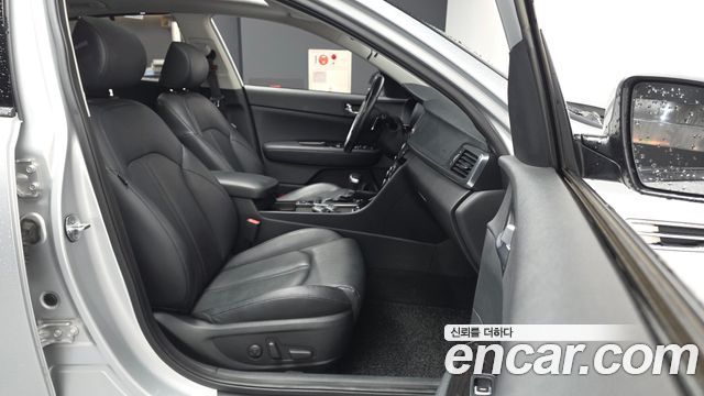 Kia K5 2016 — photo 11