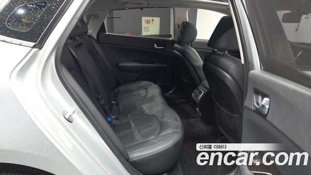 Kia K5 2016 — photo 12