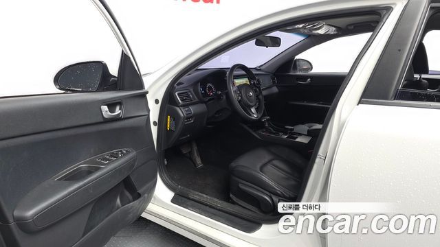 Kia K5 2016 — photo 10