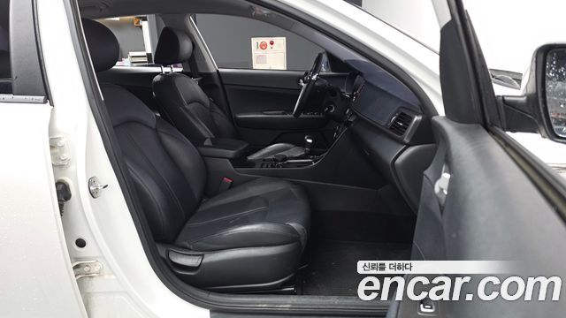 Kia K5 2016 — photo 11